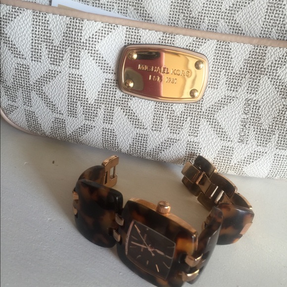 Michael Kors Tortoise band authentic watch - Picture 2 of 8